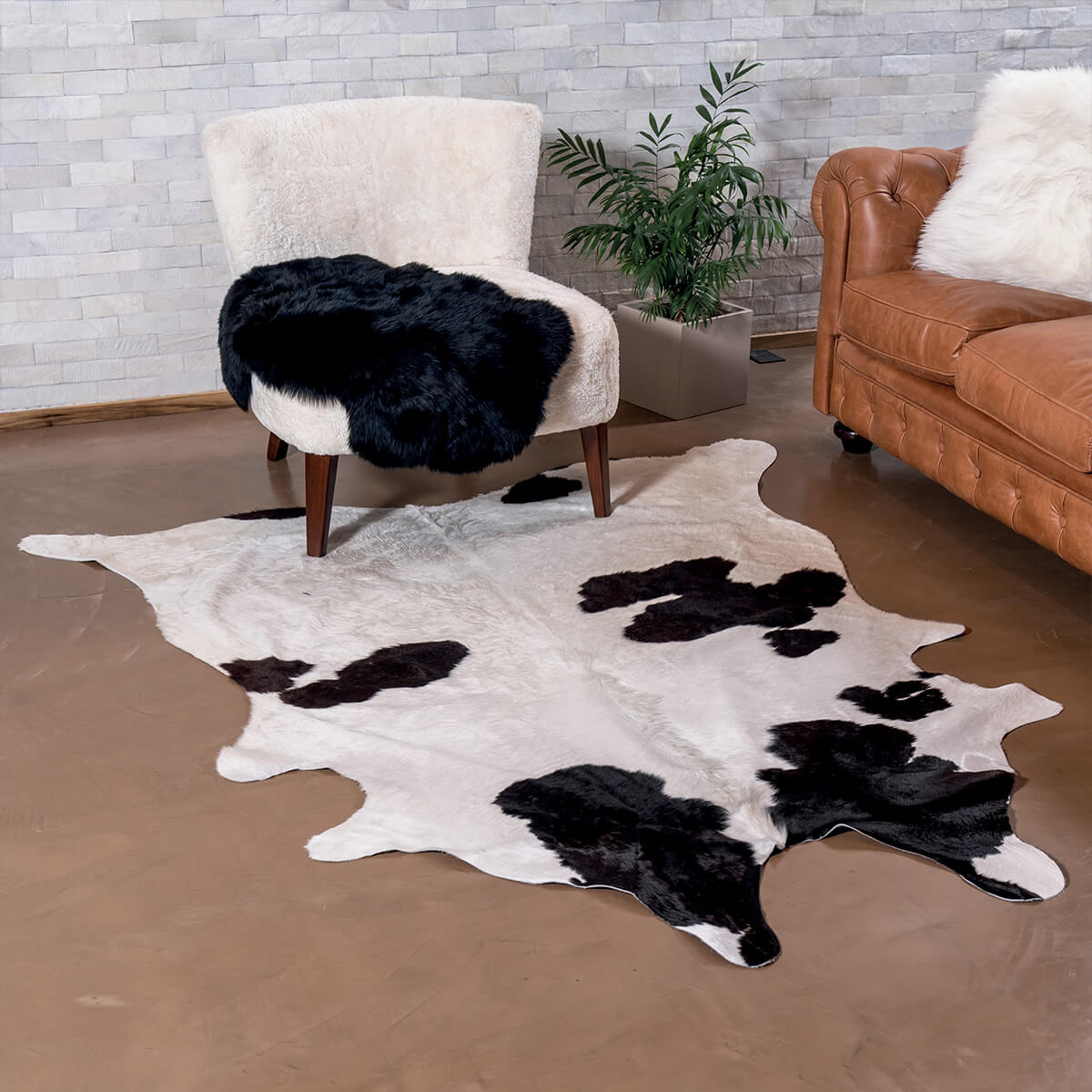 Black & White Cowhide Rug – 6' x 7.2'