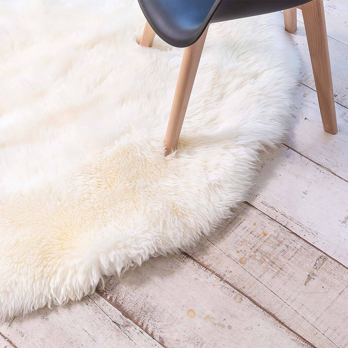 Long Hair Sheepskin Rug With Backing 55″ Ø