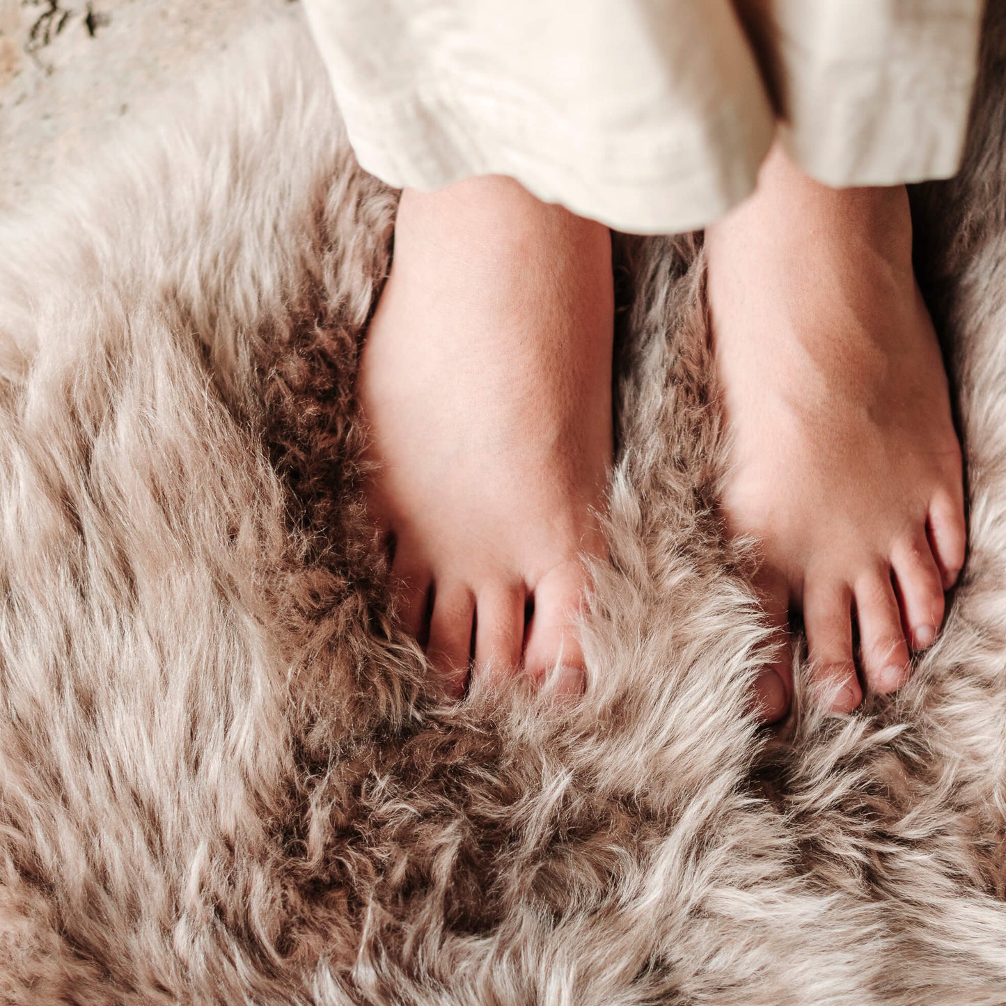 Long Hair Sheepskin Rug With Backing 35″ Ø