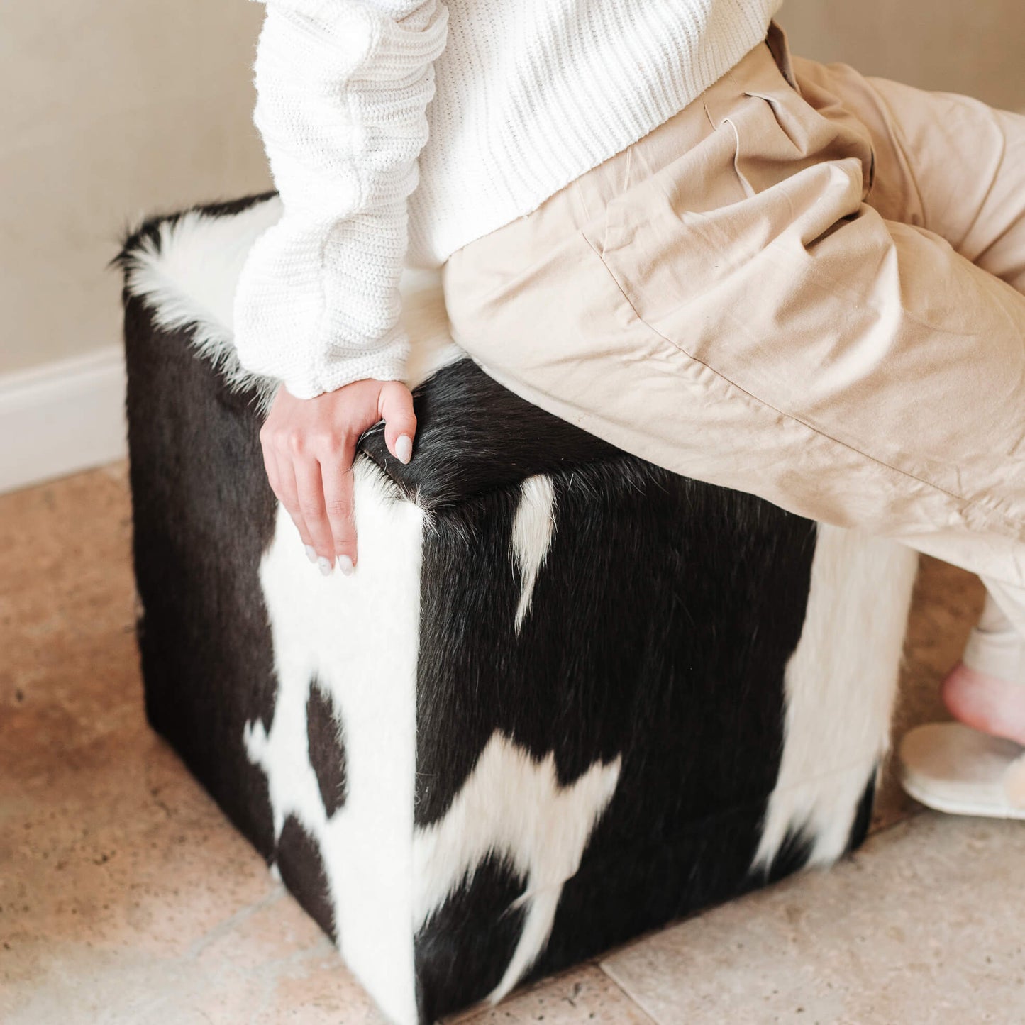 Hair-on Cowhide Pouf – Full Design